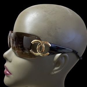 CHANEL Sunglasses